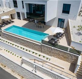 5-Bedroom beach front Villa with Heated Infinity Pool Near Omis, sleeps 10